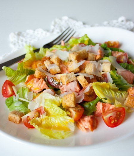 "Цезарь с лососем" салат